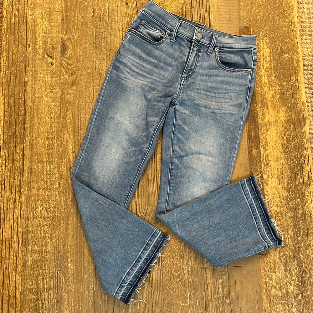 Vineyard Vines Cropped Indigo Kick Flare Jeans